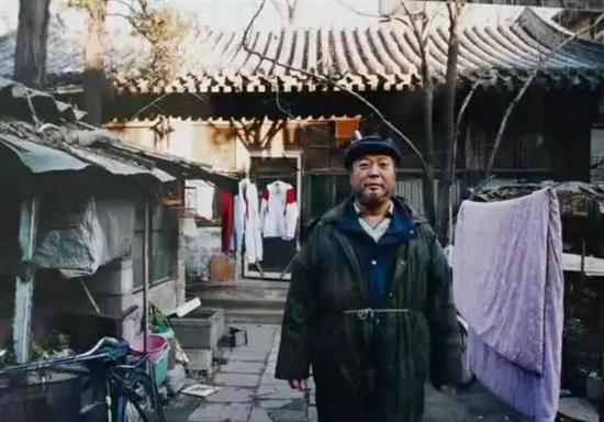 2002年12月，冯先生考察北京朝内五爷府
